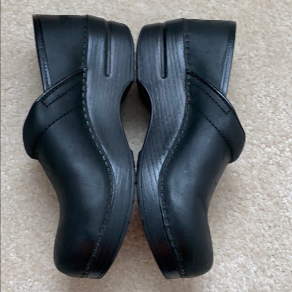 Black Danskos
